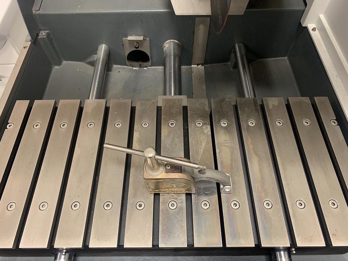 Used Struers Discotom-10