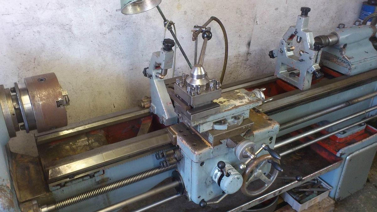 Used Centre lathe E 400/1500