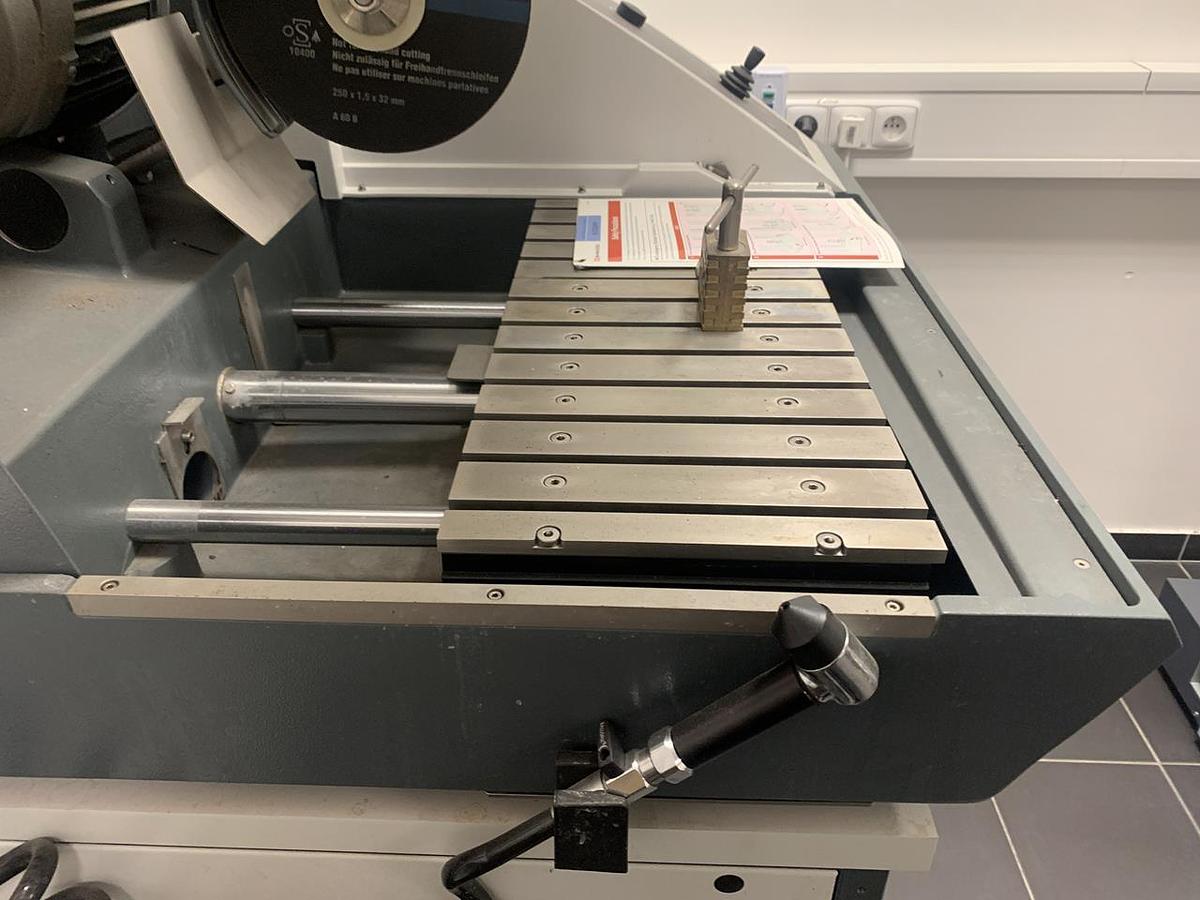 Used Struers Discotom-10