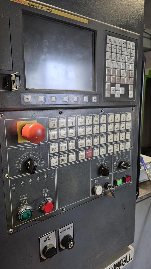 Použitý Leadwell V-30i