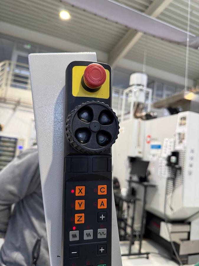 Použitý Hermle C 400 U