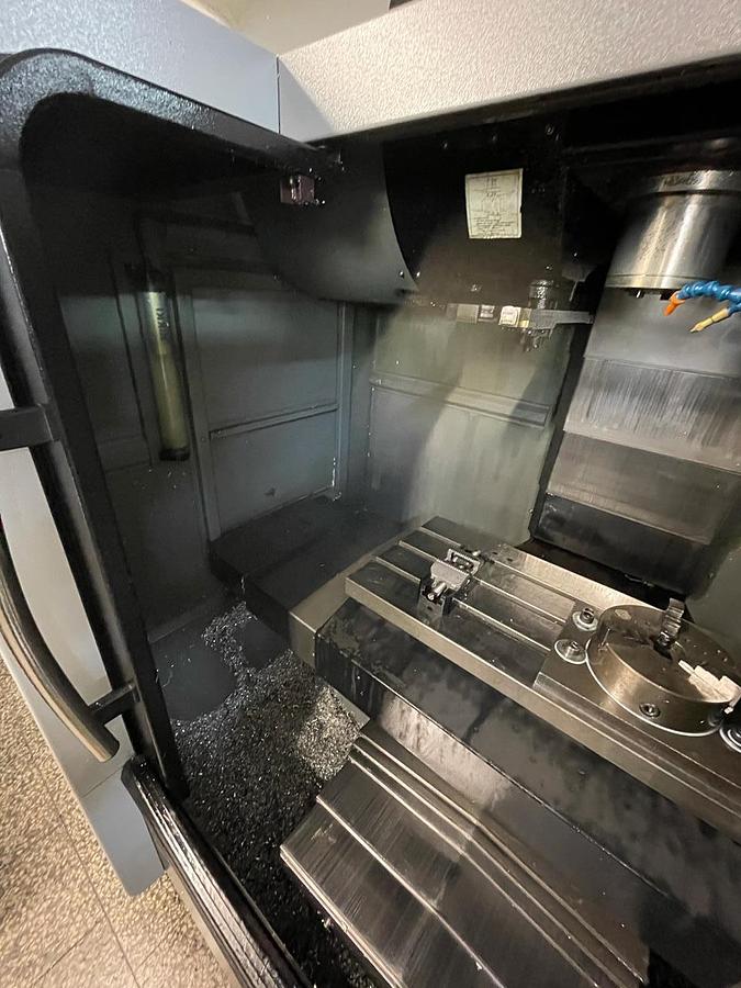 Used HURCO VM 10i