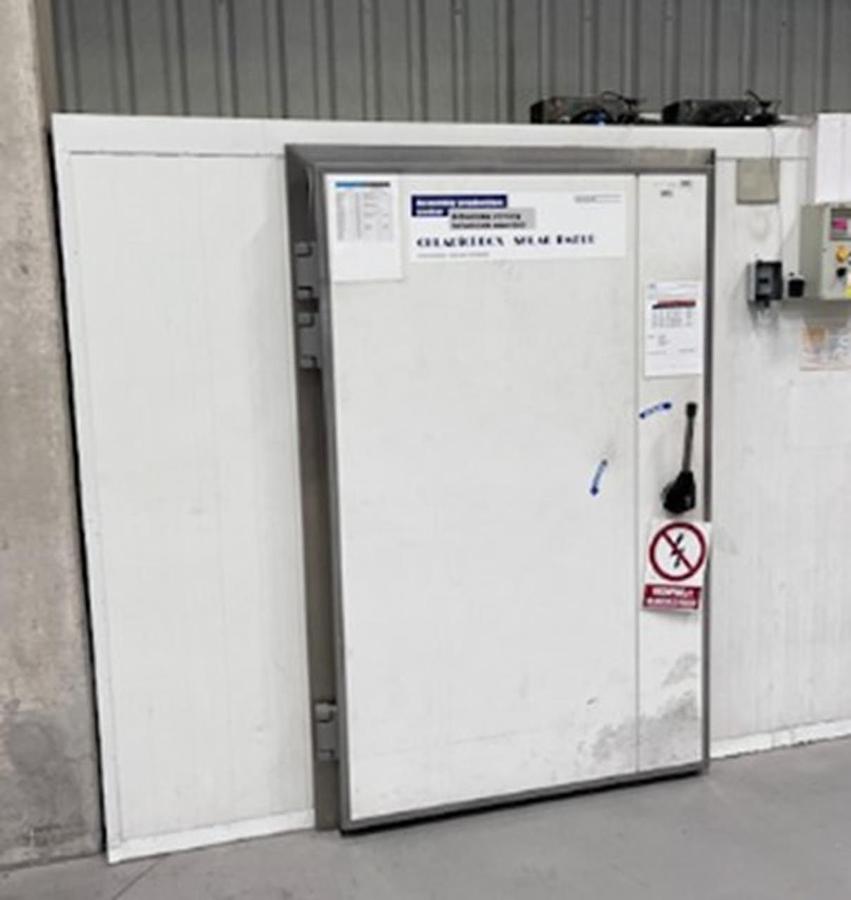 Used Cooling box