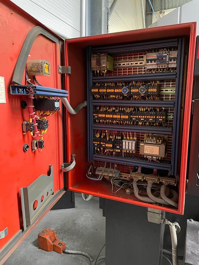 Used AMADA IT25 12