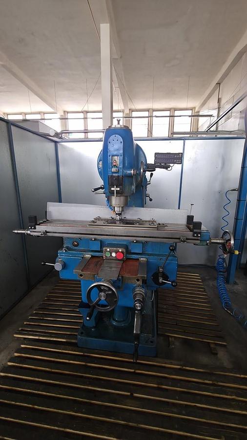 Vertical milling machine TOS FA 3 V