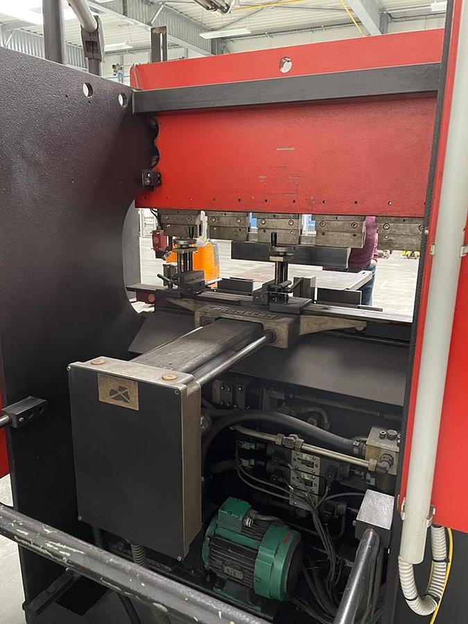 Used AMADA IT25 12