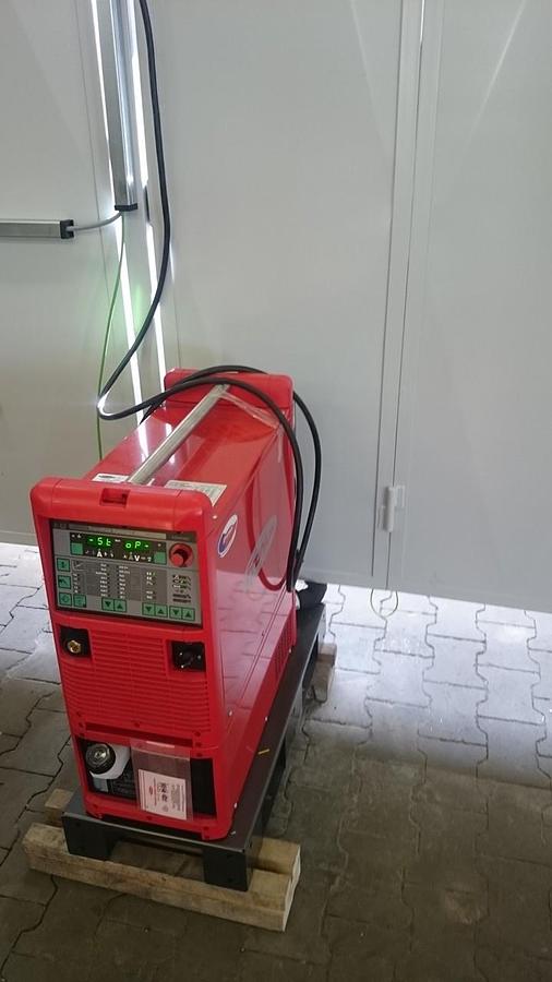 Robotizované svařovací pracoviště KUKA KR 5 ARC
