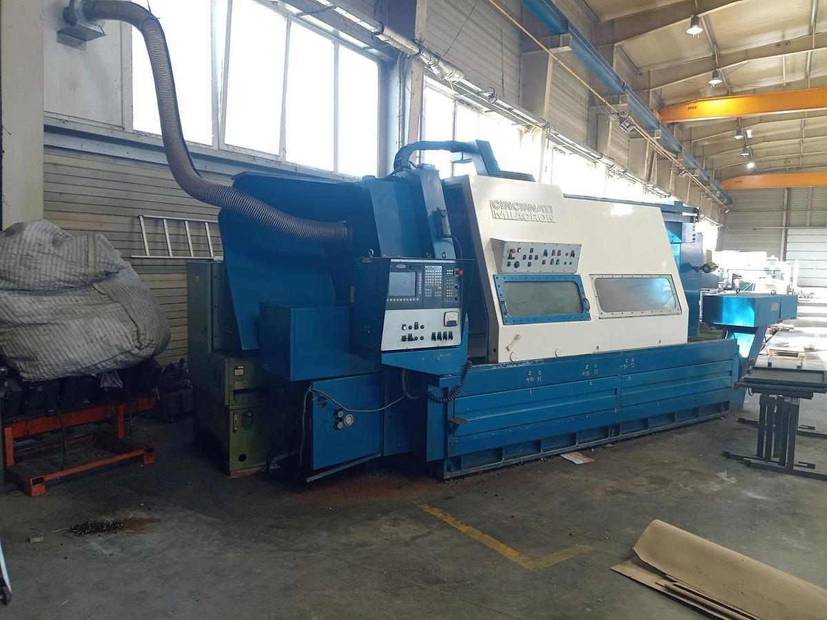 Gebraucht CINCINNATI Milacron 18x100 CINTURN