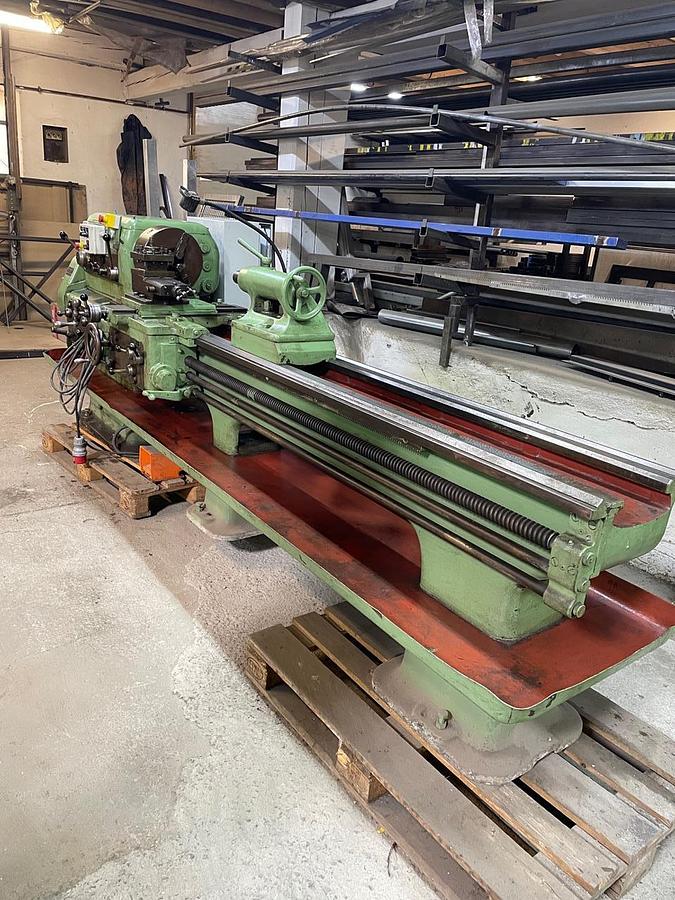 Used VDF Centre Lathe