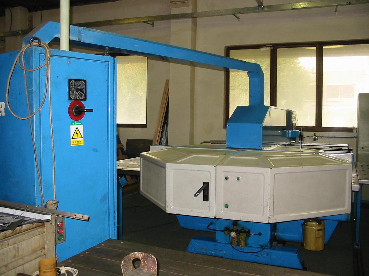 Used FINN-POWER TP 300