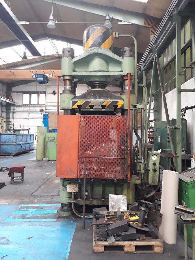 Used Hydraulic press CBJ 500