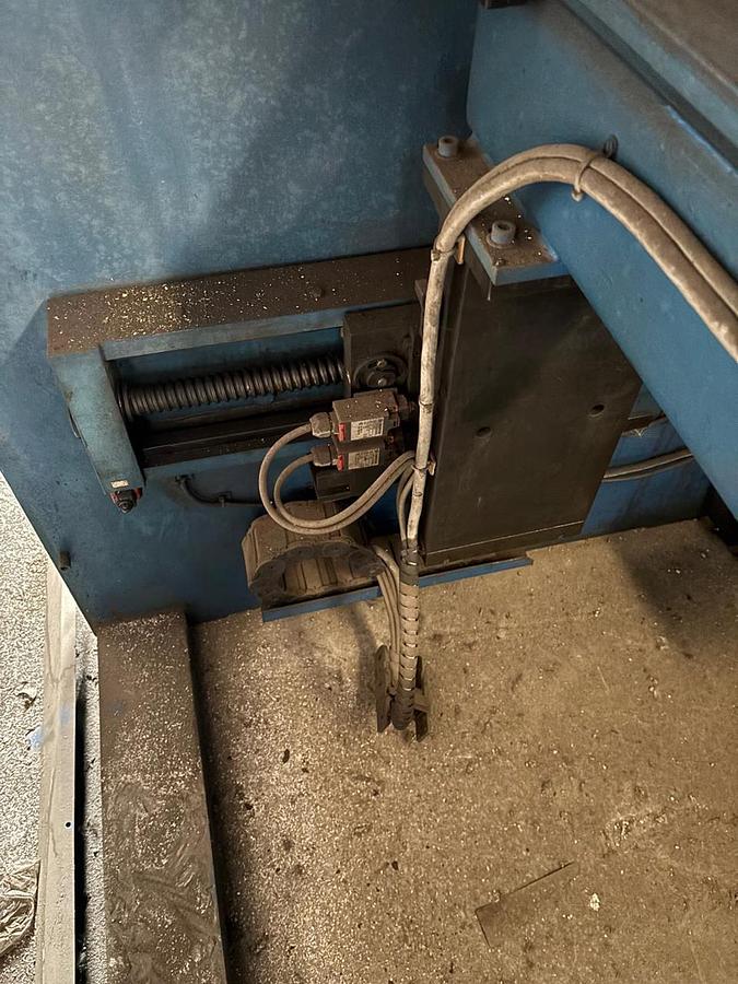 Ohraňovací lis ESPE COT 125/3050 CNC