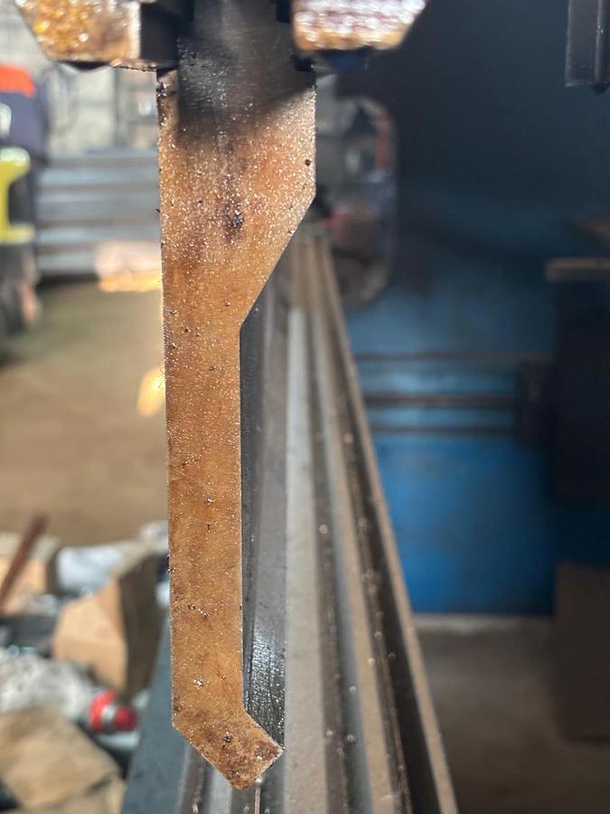 Ohraňovací lis ESPE COT 125/3050 CNC