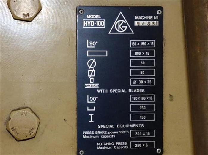 Gebruikt PONSMACHINE GEKA HYD-100