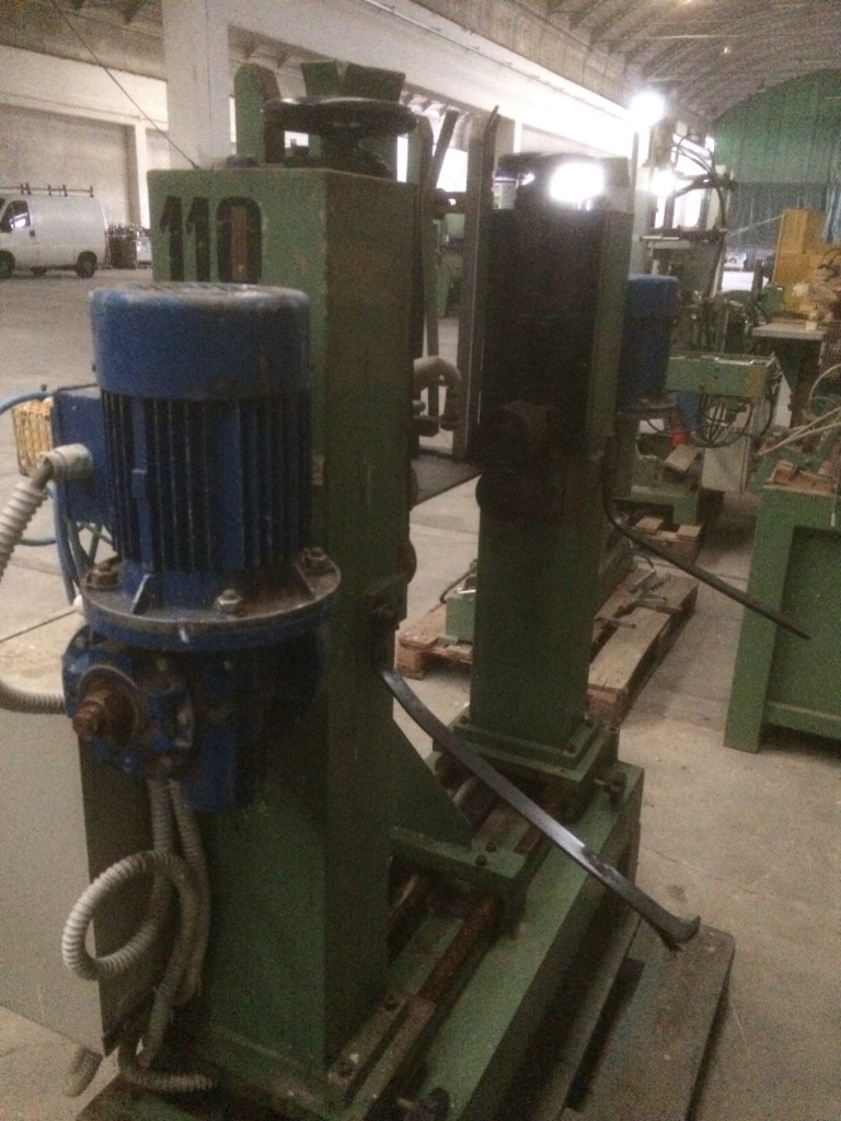 Usato ZIGRINATRICI SINGOLE E DOPPIE PER ELMENTI DRITTI O TONDI