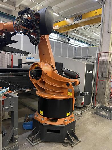 Installata Punzonatrice Cnc LVD STRIPPIT VX-1525 con Robot KUKA