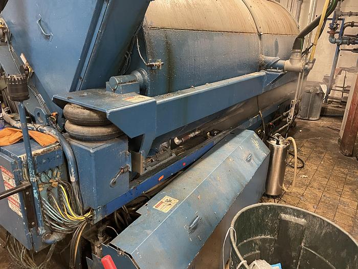 Used Ellis 900lb washer extractor