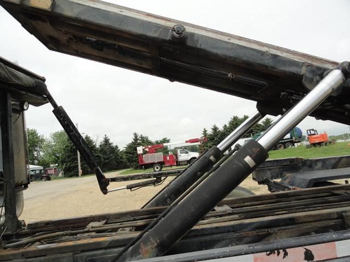 Used 2004 STERLING LT9500