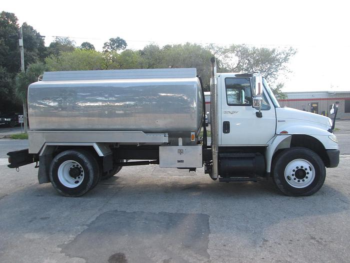 Used 2008 International 4400 Water Truck