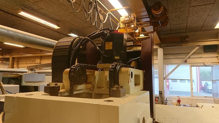 Used BRUGT VERTIKALT BEARBEJDNINGSCENTER FABRIKAT CHEVALIER, MODEL 2040 VMC-L