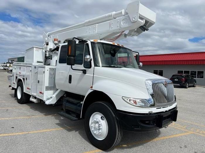 Used Versalift VST-60000i01 65ft Bucket Boom 2012 International 4300 SBA Extended Cab