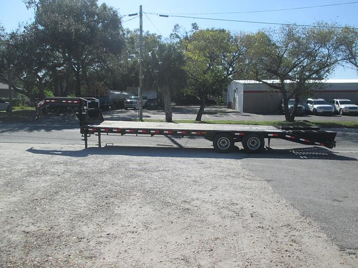 Used 2016 PJ 30' Gooseneck Trailer