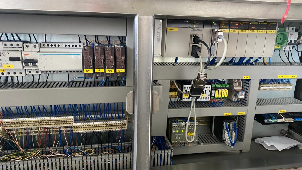 Used Sealpac 610 automatic traysealer