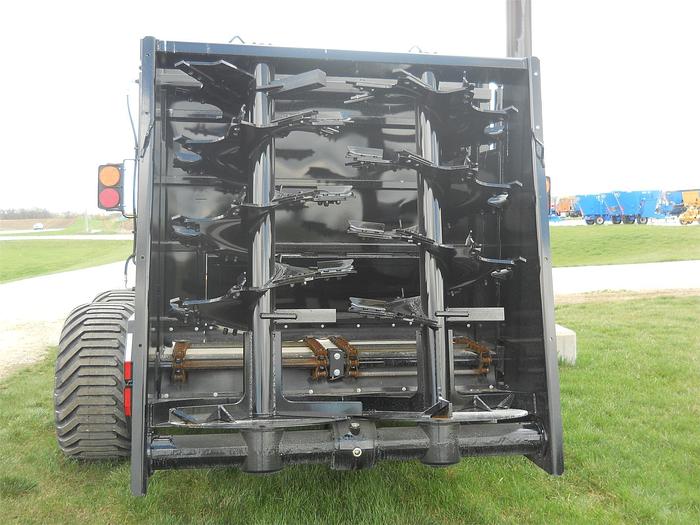 New ARTEX SBX700 Manure Spreader for Sale at BRYNSAAS SALES