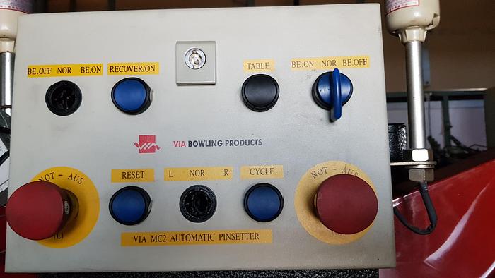 Usato Piste da BOWLING complete e BILIARDI -  in ottimo stato