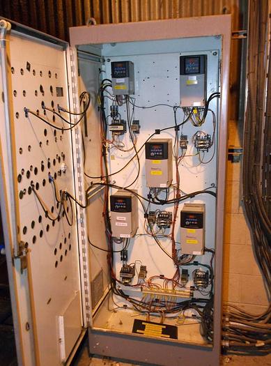 Used ALLEN BRADLEY CONDENSATE TANK VFD CABINET WITH (5) AB VFD'S