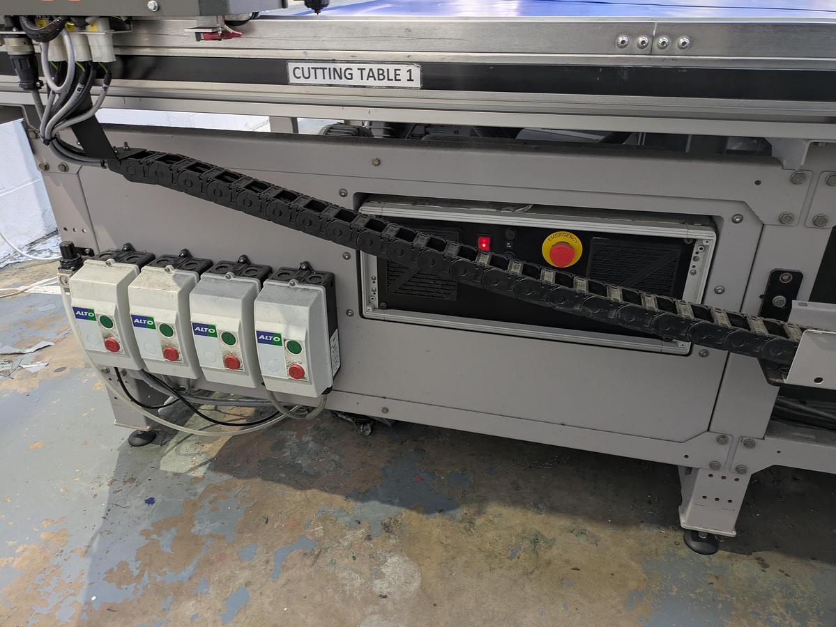Used 1 x 3m x 10m Blackman and White Flatbed Cutting / Plotting Table