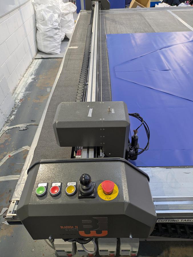Used 1 x 3m x 10m Blackman and White Flatbed Cutting / Plotting Table