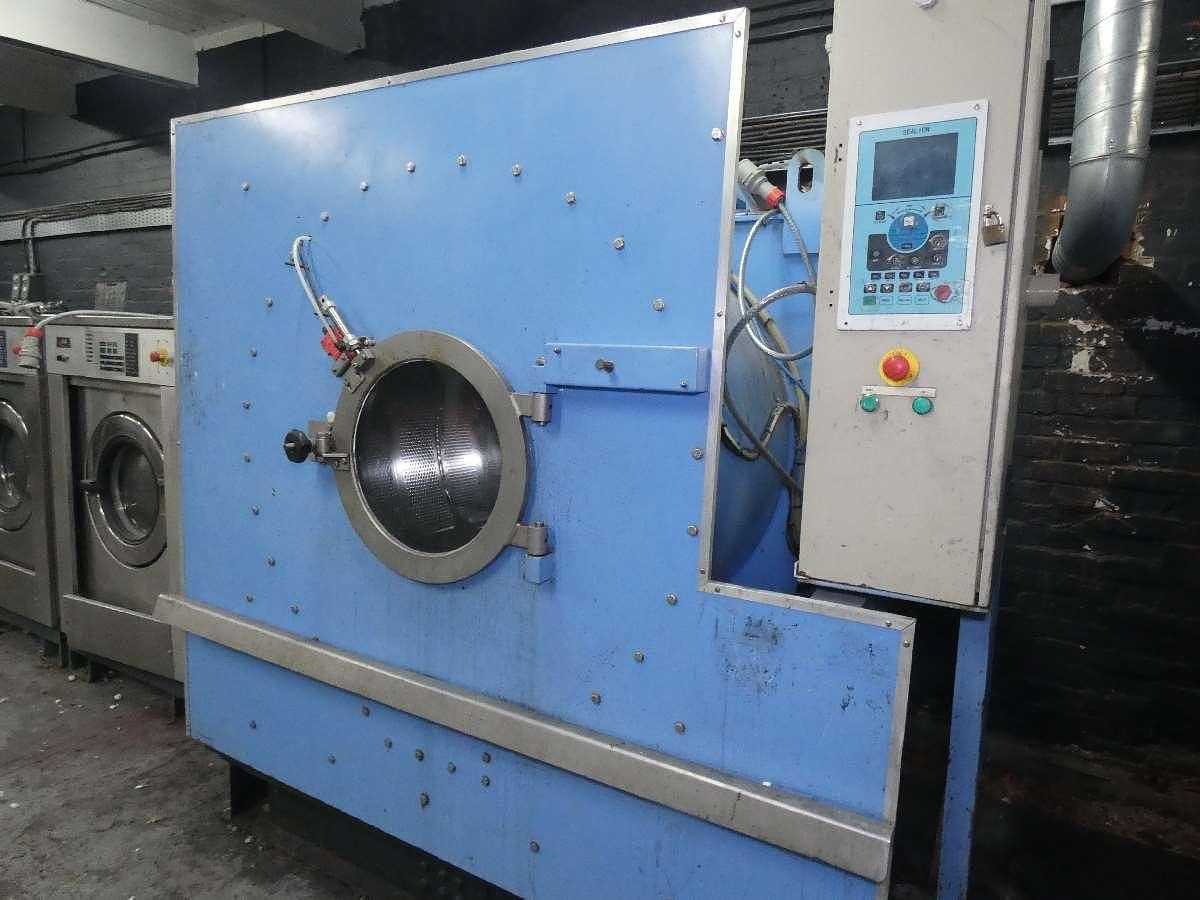 Used 1 x 45kgs Cherry Tree Washer Extractor