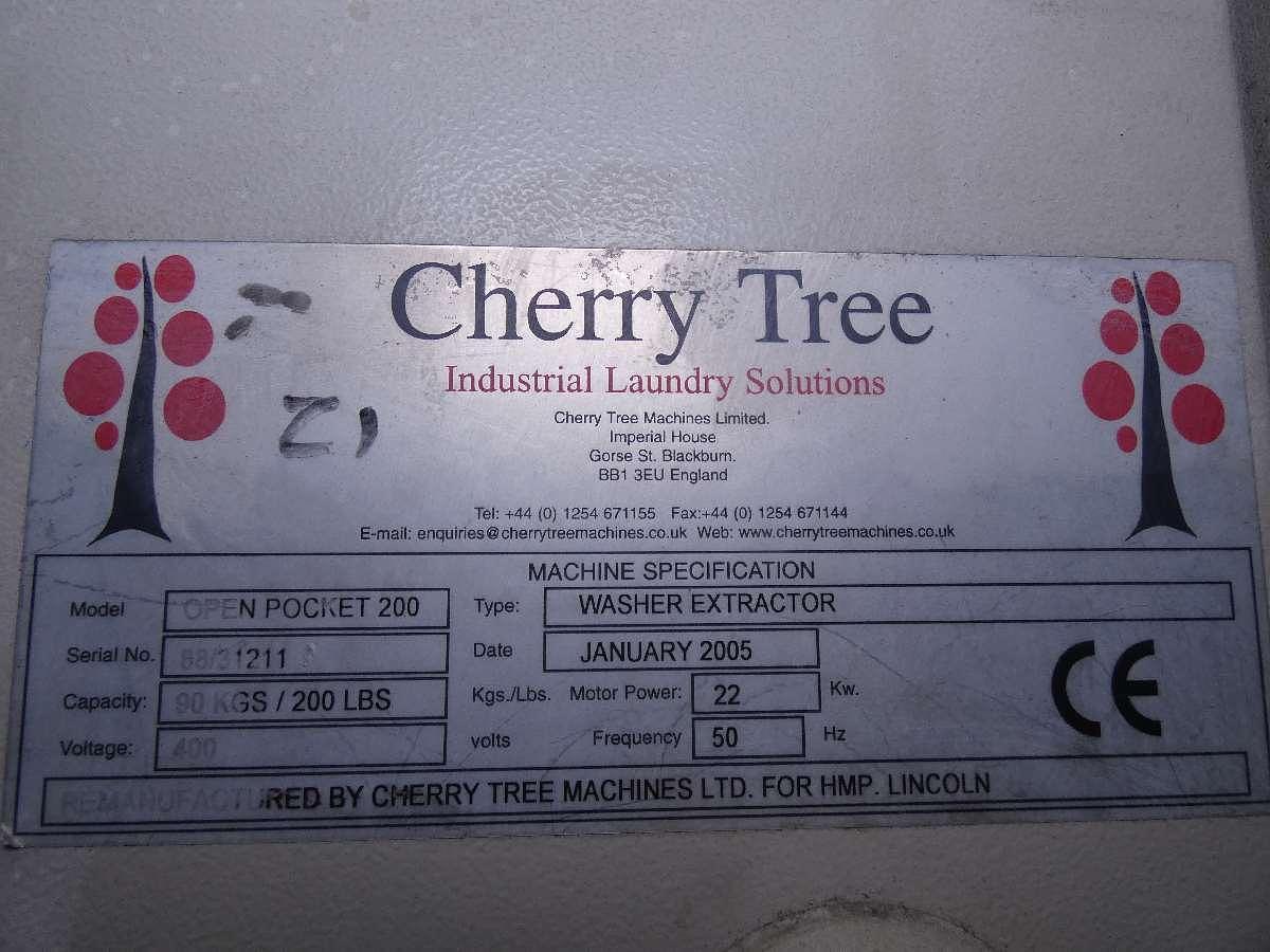 Used 1 x 90kg Cherry Tree Washer Extractor