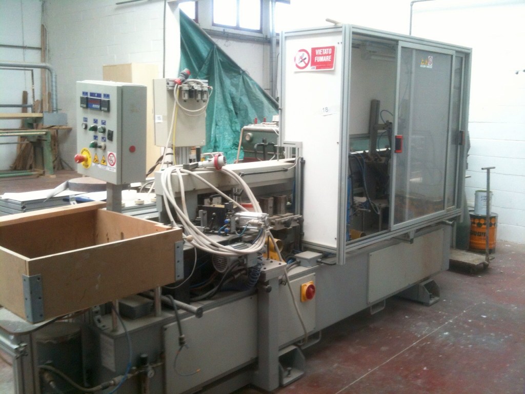 Usato 2006 BORDATRICE TECNO SRL UNIVER 100