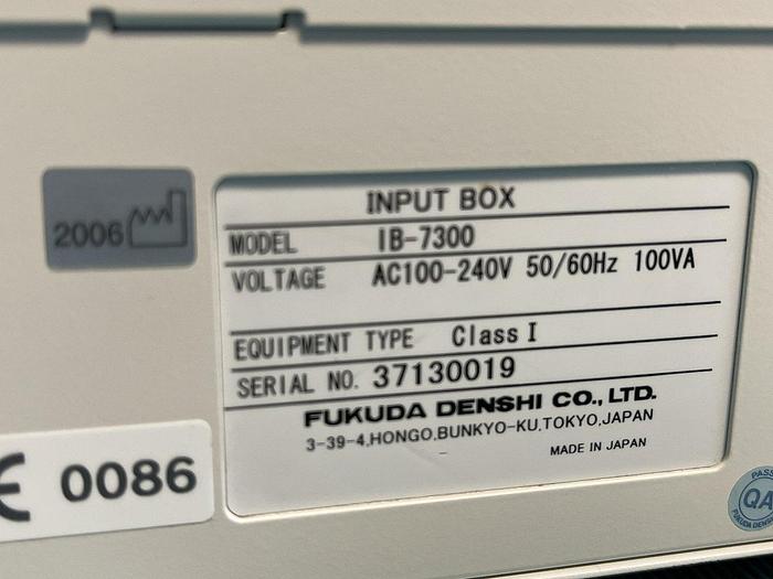 Gebraucht Fukuda Denshi Patientenmonitor Dynascope DS-7300 mit HS-700 Super Module und IB-7300 Input Box