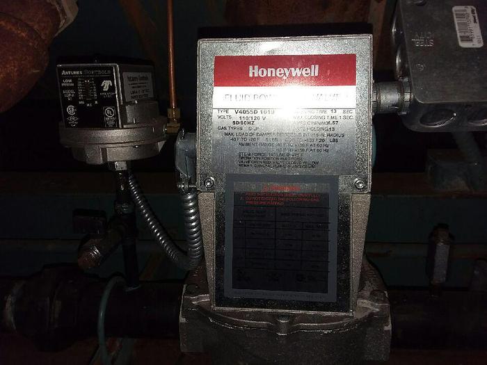 Used Cleaver Brooks 150 hp 150 PSI Steam Boiler CEW-700-150 Low Nox 150 HP