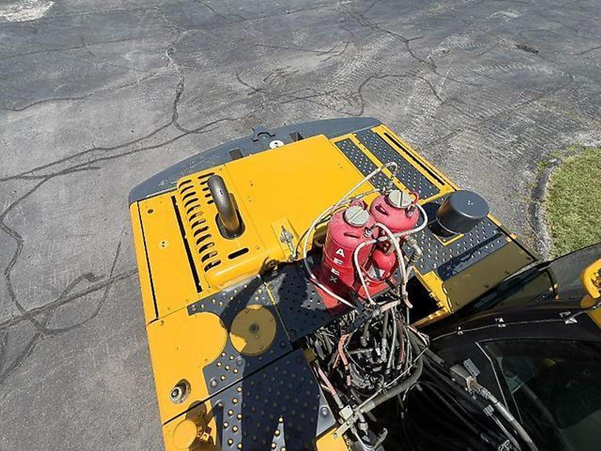 Used 2012 VOLVO EC210CL EXCAVATOR MATERIAL HANDLER PEMBERTON HYDRAULIC GRAPPLE
