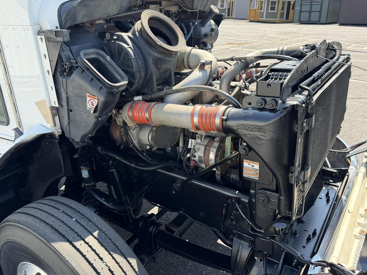 Used 2015 KENWORTH T370 SERVICE TRUCK STELLAR 10630 CRANE MILLER ENPAK KNAPHEIDE 14 FT BODY