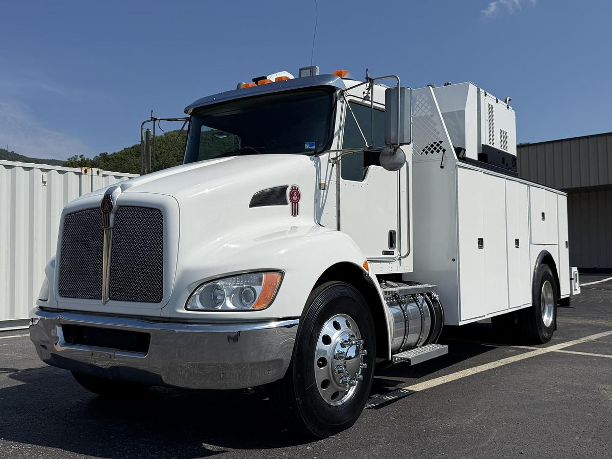 Used 2015 KENWORTH T370 SERVICE TRUCK STELLAR 10630 CRANE MILLER ENPAK KNAPHEIDE 14 FT BODY