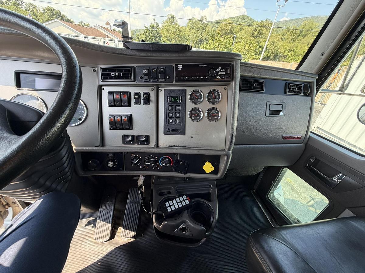 Used 2015 KENWORTH T370 SERVICE TRUCK STELLAR 10630 CRANE MILLER ENPAK KNAPHEIDE 14 FT BODY