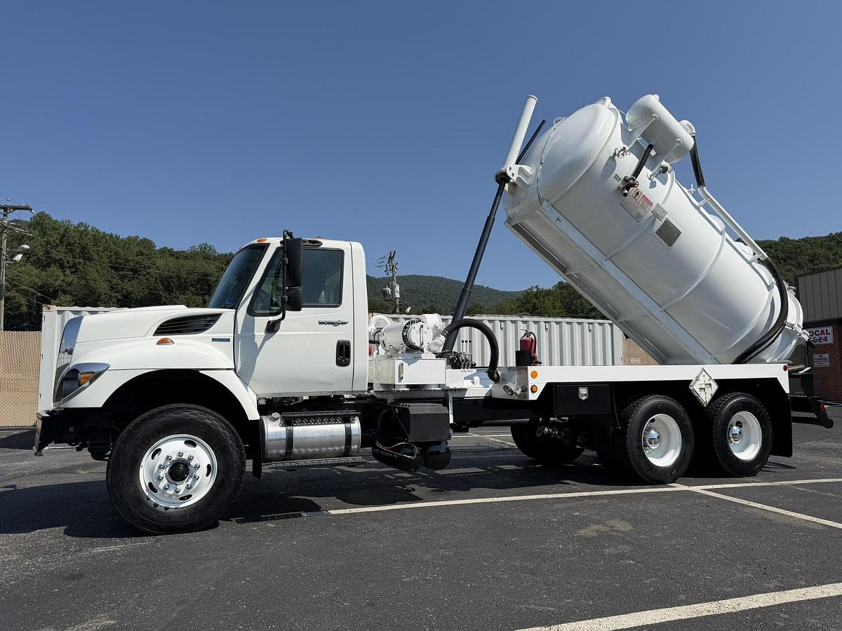 Used 2011 INTERNATIONAL PRESVAC DUMPING TANK VACUUM TRUCK 7400 SBA