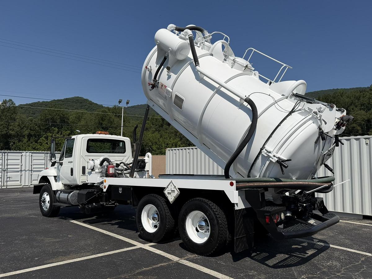 Used 2011 INTERNATIONAL PRESVAC DUMPING TANK VACUUM TRUCK 7400 SBA