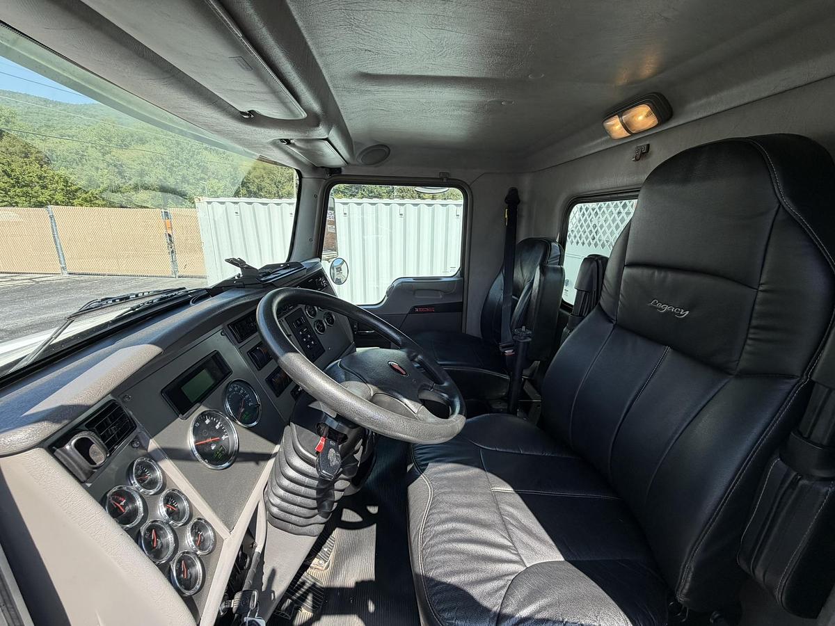 Used 2015 KENWORTH T370 SERVICE TRUCK STELLAR 10630 CRANE MILLER ENPAK KNAPHEIDE 14 FT BODY