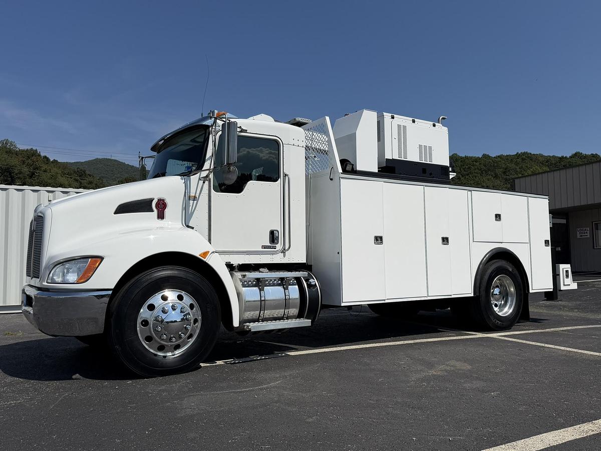 Used 2015 KENWORTH T370 SERVICE TRUCK STELLAR 10630 CRANE MILLER ENPAK KNAPHEIDE 14 FT BODY