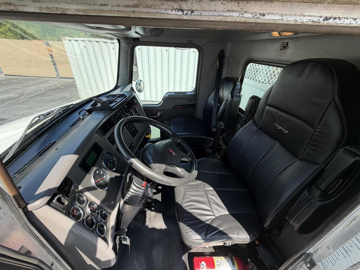 Used 2015 KENWORTH T370 SERVICE TRUCK STELLAR 10630 CRANE MILLER ENPAK KNAPHEIDE 14 FT BODY