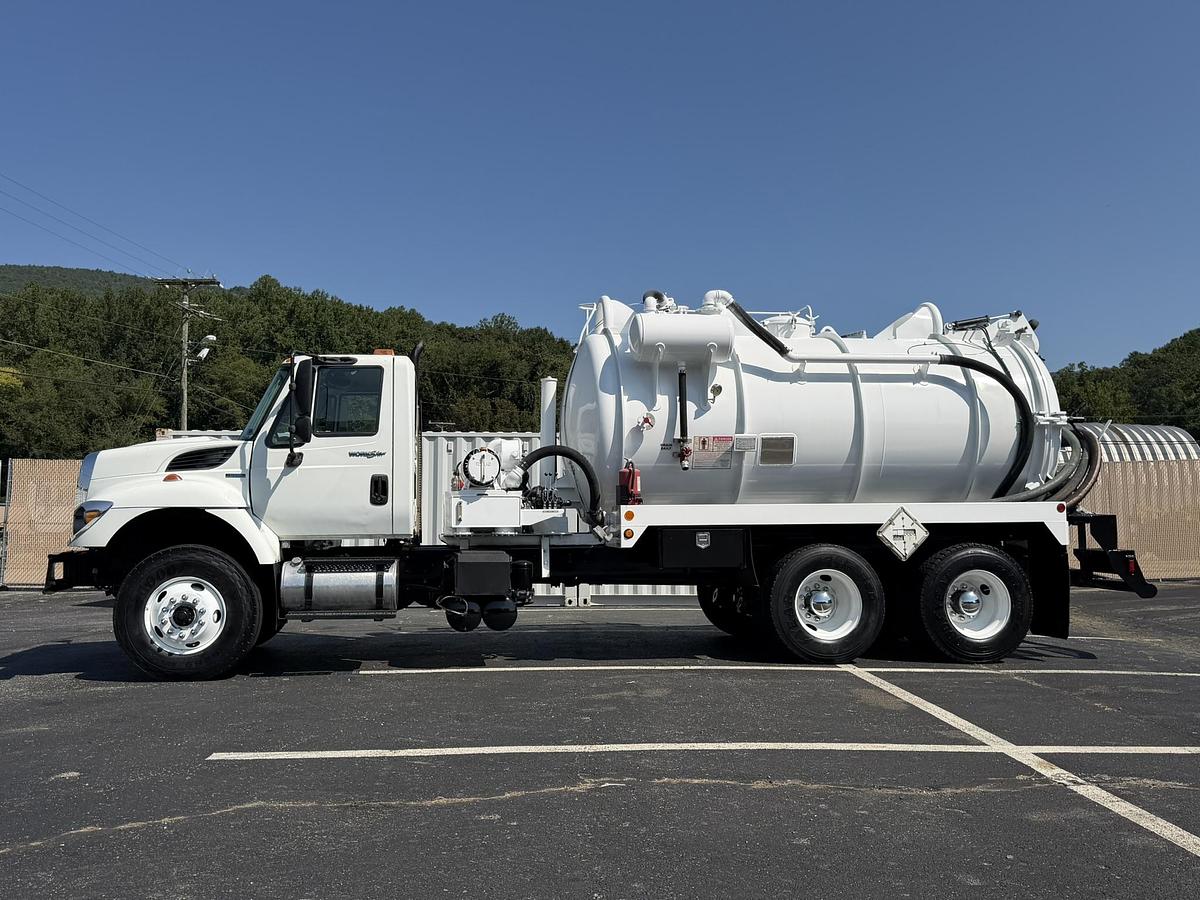 Used 2011 INTERNATIONAL PRESVAC DUMPING TANK VACUUM TRUCK 7400 SBA
