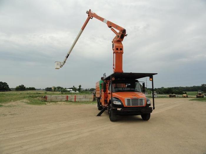 Used 2011 FREIGHTLINER BUSINESS CLASS M2 106