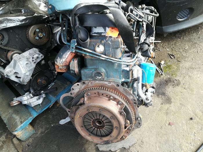 Usado NISSAN SD22 Engine