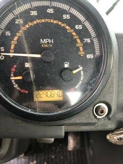 Used 2010 MRU 688S MACK ROLL-OFF